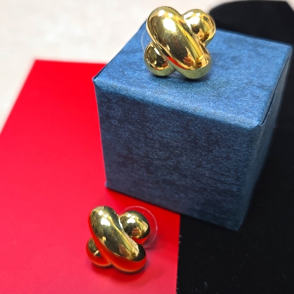 Elegant Gold Tone Knot Stud Earrings - Picture 8 of 11